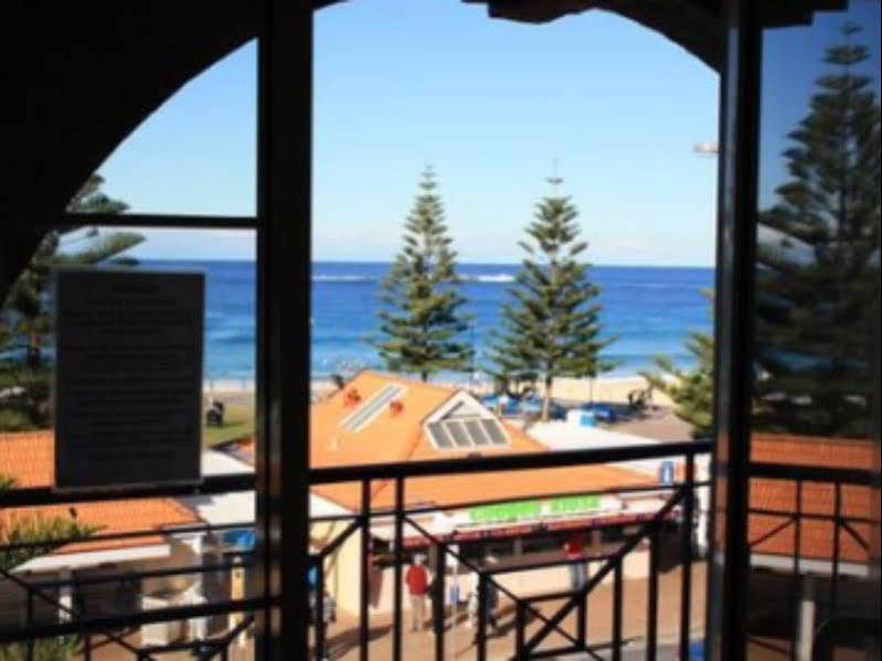 Mad Monkey Hostel Coogee Beach Randwick Dış mekan fotoğraf