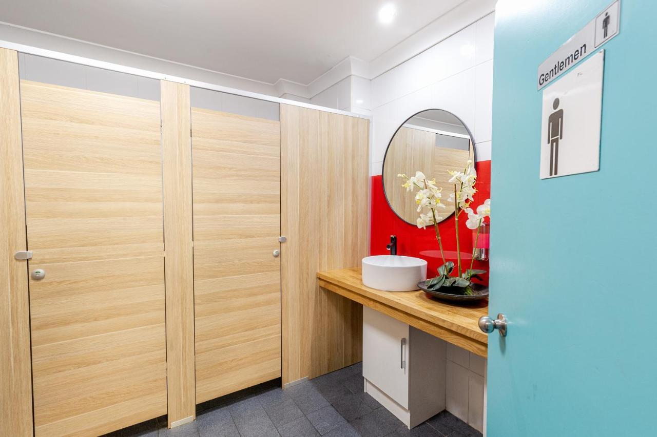 Mad Monkey Hostel Coogee Beach Randwick Dış mekan fotoğraf